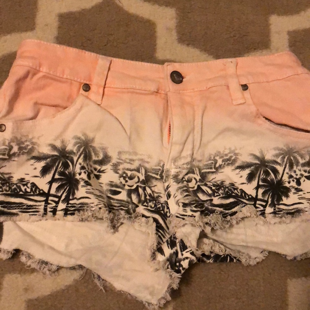 Roxy shorts!